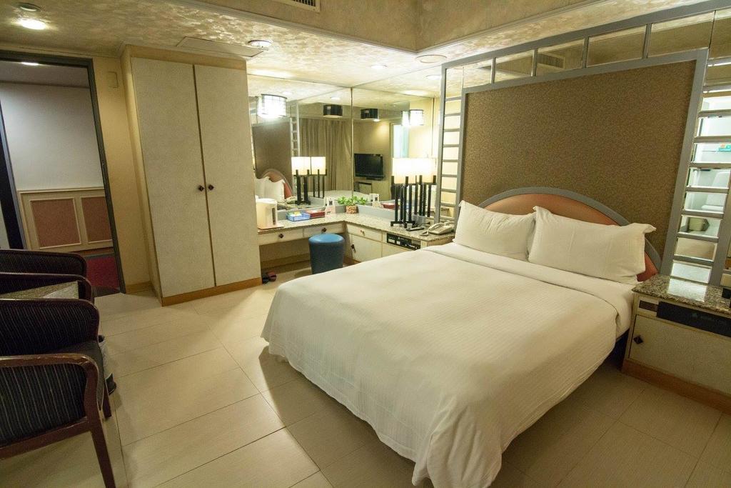גאושיונג Katherine Plaza Hotel מראה חיצוני תמונה